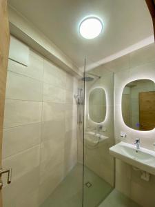 Ένα μπάνιο στο Haus am Rua