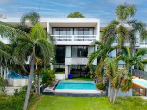 La alberca dentro o cerca de Dojo pool villa