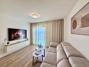 Et tv og/eller underholdning på PaulMarie Apartment-Quiet Area-3BD