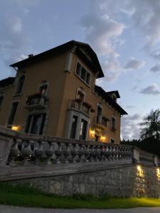 Το κτήριο όπου στεγάζεται  το διαμέρισμα