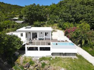 Πισίνα στο ή κοντά στο Villa Blanc de blanc