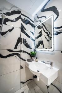 Ένα μπάνιο στο Best Central LUX Studio +25 φωτογραφίες