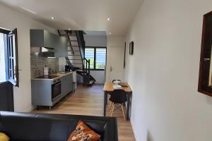 Η κουζίνα ή μικρή κουζίνα στο Gîte Ty Berniques