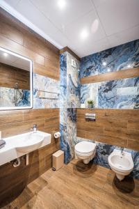 Ένα μπάνιο στο Best Central LUX Studio +30 φωτογραφίες