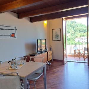 Μια τηλεόραση ή/και κέντρο ψυχαγωγίας στο Lerici – Foyer Verde Mare