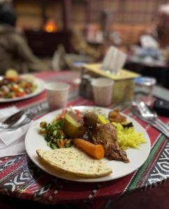 Jídlo v luxury tent nebo okolí