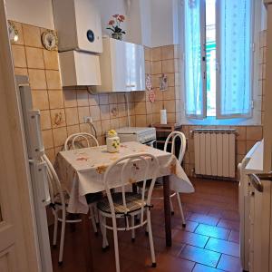 Η κουζίνα ή μικρή κουζίνα στο Seba House