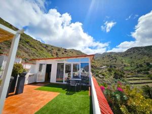 En generel udsigt til bjerge eller udsigt til bjerge taget fra lejligheden