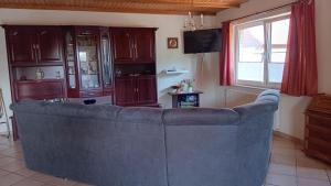 Køkken eller tekøkken på Ferienwohnung Malchower See Strandnähe + 29 billeder