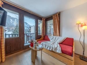 Posezení v ubytování Appartement rénové skis aux pieds avec parking et wifi à Val-d'Isère - FR-1-694-280