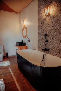 Foto sihtkohas Aït Mazou asuva majutusasutuse Agafay Yes We Camp Restaurant & Spa galeriist