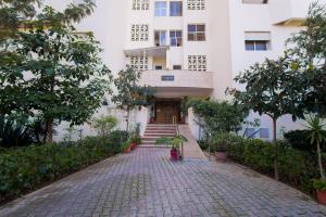 Κήπος έξω από το Spacious 3BR - Parking - Central - 4 min Stadium