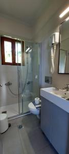 Ένα μπάνιο στο Doma Apartments  +85 φωτογραφίες