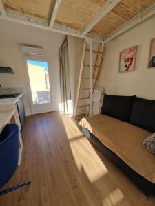 Un lugar para sentarse en Duplex studio