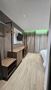 Μια τηλεόραση ή/και κέντρο ψυχαγωγίας στο Hotel Agron