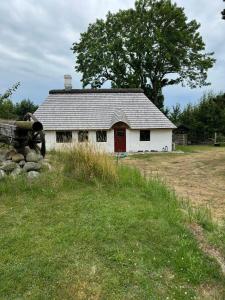 Το κτήριο όπου στεγάζεται  η παραθεριστική κατοικία