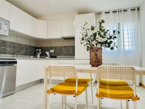 Η κουζίνα ή μικρή κουζίνα στο Sal Little Heart Sun NEW Apartment 5