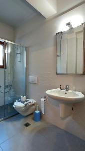 Ένα μπάνιο στο Doma Apartments 