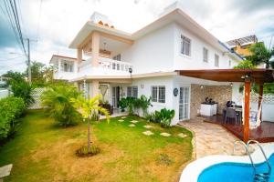 Vườn quanh Villa Pauline