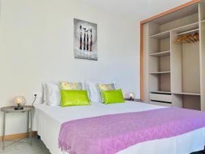 Ένα ή περισσότερα κρεβάτια σε δωμάτιο στο Sal Little Heart Sun NEW Apartment 5 +29 φωτογραφίες