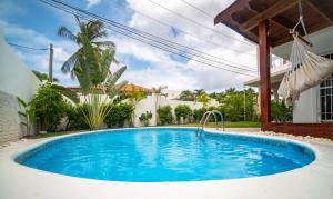 Hồ bơi trong/gần Villa Pauline