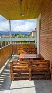 Balkón nebo terasa v ubytování Cottage Marta Sadgeri