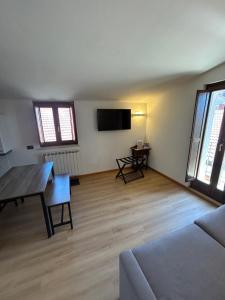 Μια τηλεόραση ή/και κέντρο ψυχαγωγίας στο Pietrasuite Santa Brigida