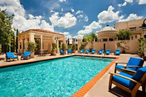 Πισίνα στο ή κοντά στο The Westin Huntsville