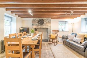 Posezení v ubytování Maes-Y-Cwm