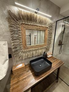 Ένα μπάνιο στο Marionis Heven for you