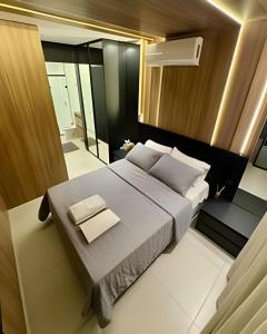 Postel nebo postele na pokoji v ubytování Ultra Luxury Oasis with Wine Cellar and Absolute Comfort + 10 fotografií