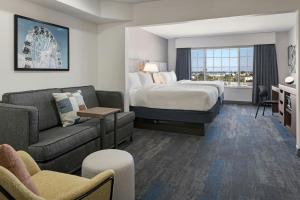 Giường trong phòng chung tại City Express by Marriott Santa Ana/Orange County Airport