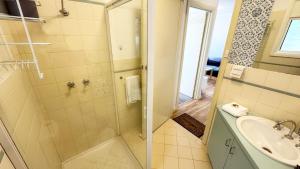 Ένα μπάνιο στο Metung Pearl +6 φωτογραφίες