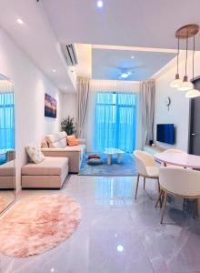 Μια τηλεόραση ή/και κέντρο ψυχαγωγίας στο JL Homez Bay Suites