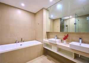 Koupelna v ubytování The Sóng OCEAN VIEW Apartment Vung Tau - Căn Hộ Du Lịch Bãi Sau Vũng Tàu - Linh House + 156 fotografií