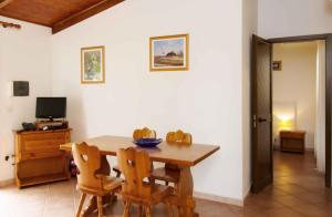 Μια τηλεόραση ή/και κέντρο ψυχαγωγίας στο House and Apts in Alghero 27113