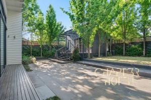 Κήπος έξω από το Chapter 3 House in Malvern