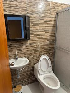 Ένα μπάνιο στο Finca La Blanca +43 φωτογραφίες