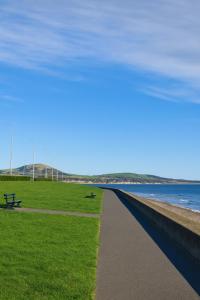 Loodusmaastik kodumajutuse lähedal