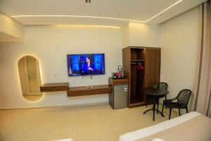 Μια τηλεόραση ή/και κέντρο ψυχαγωγίας στο Imperial Residence +29 φωτογραφίες