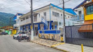 Nespecifikovaný výhled na hory nebo výhled na hory při pohledu z penzionu