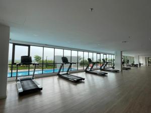 Фитнес-центр и/или тренажеры в New Bt Kawan X1 Studio Suite Ikea UOWKDU Stadium