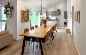 Kuchyň nebo kuchyňský kout v ubytování Lovely Home In Ebeltoft