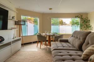 Χώρος καθιστικού στο Mansão em Itauna - Saquarema - Com piscina para ate 16 pessoas