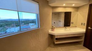 Φωτογραφία από το άλμπουμ του Beautiful new apartment with pool σε Tarija