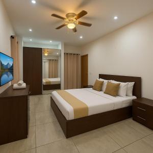 Giường trong phòng chung tại My happy place #1