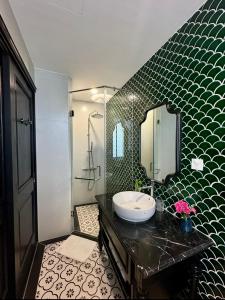 Ένα μπάνιο στο Cherie Villa