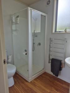 Vannituba majutusasutuses Seaside Tahuna