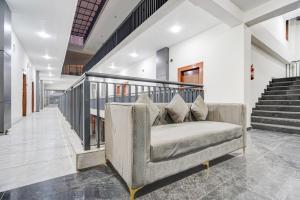 Posezení v ubytování Super Townhouse Sector 102 Noida