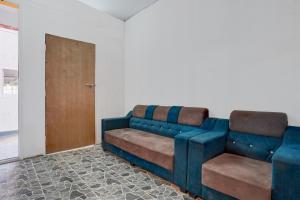 Un lugar para sentarse en Hotel O Kohinoor Park Hinjewadi